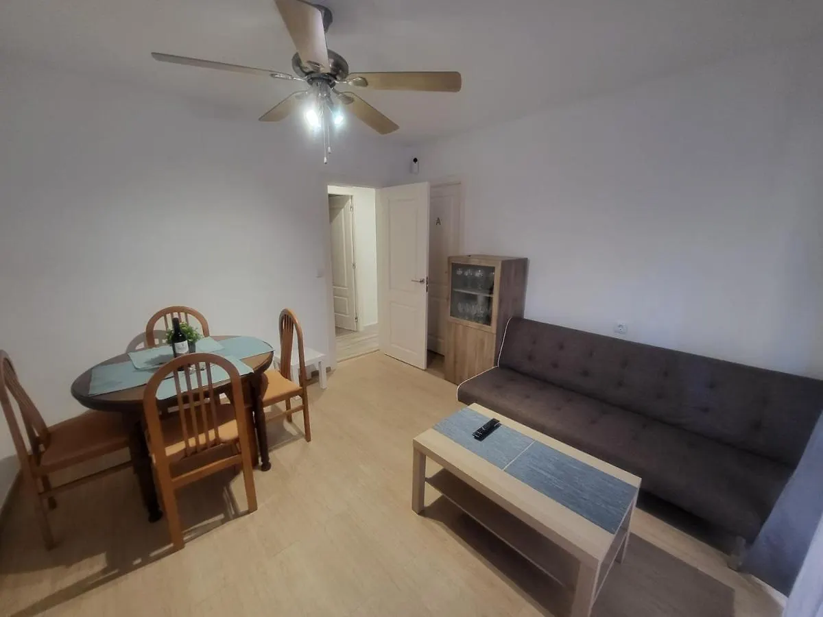Проживание в семье Habitaciones Con Bano Compartido En Bonito Apartamento En Бадалона