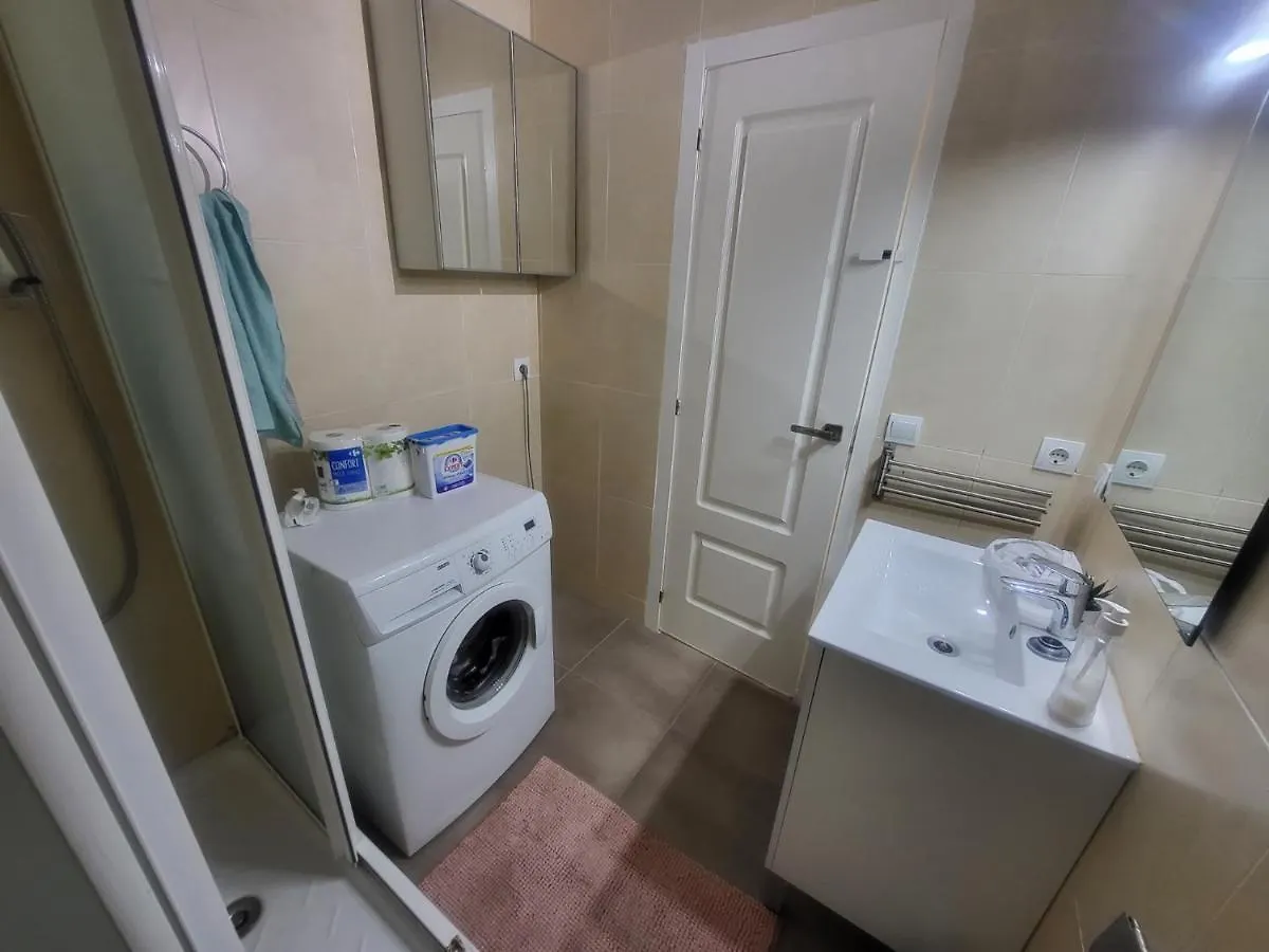 Homestay Habitaciones Con Bano Compartido En Bonito Apartamento En Badalona Spain